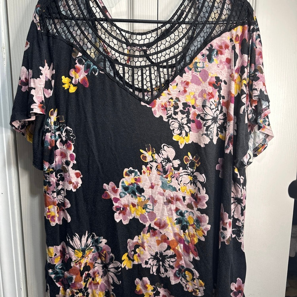 Maurice’s Floral Top XL
